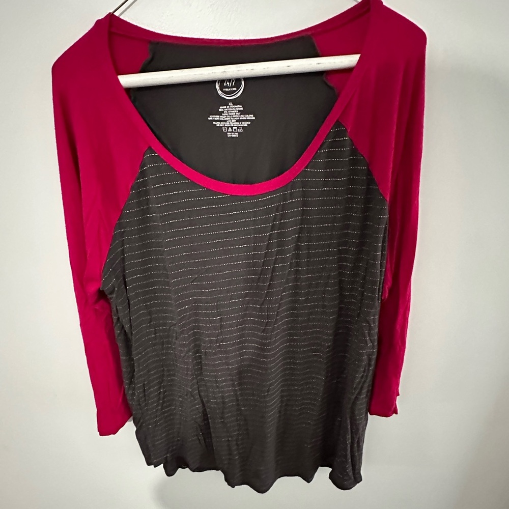 Women’s XL 3/4 length sleeve shirt